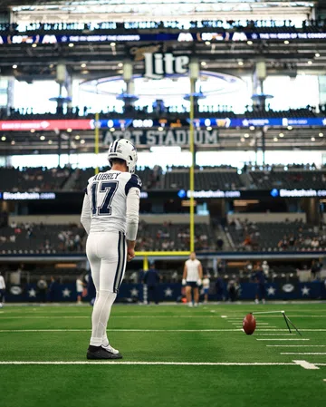 Brandon Aubrey: Kicker do Cowboys treinou no São Paulo e retorna ao Maracanã pela NFL